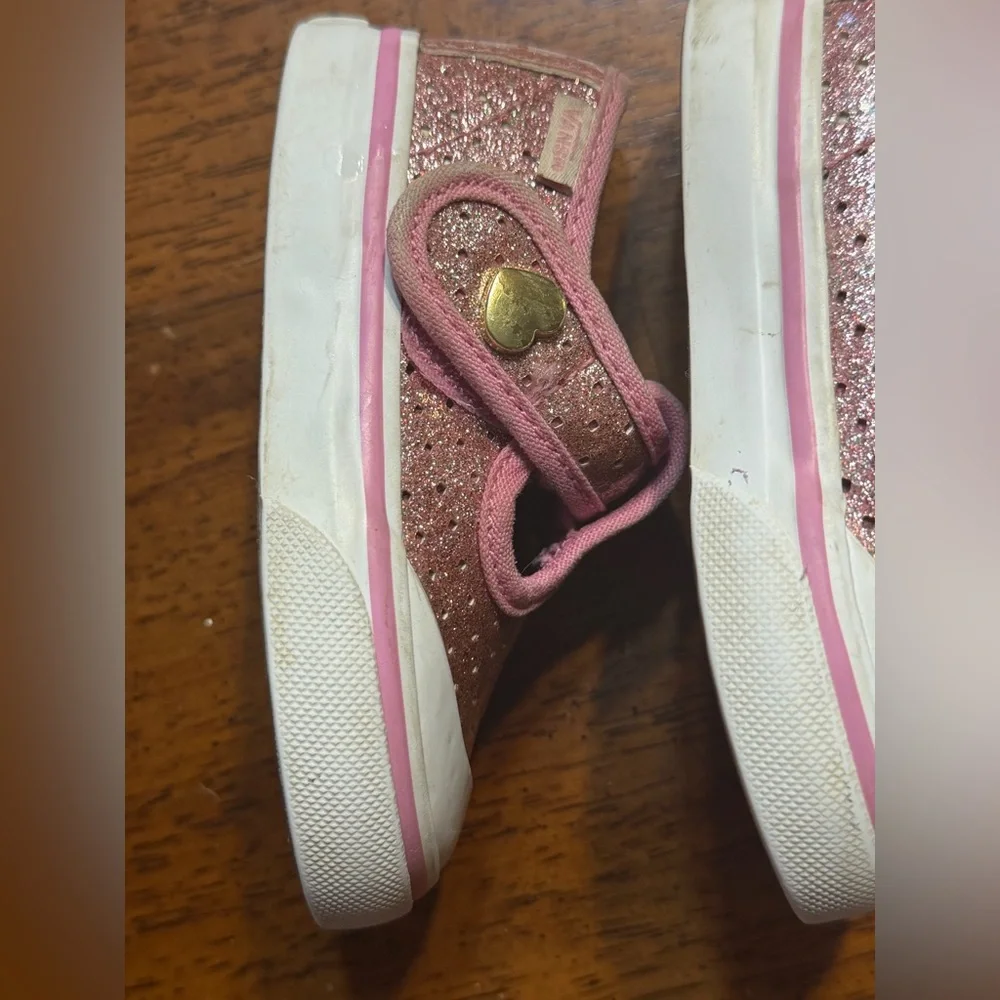 Vans Leena iridescent Pink toddler Shoes. Size 4. hook and loop closure.